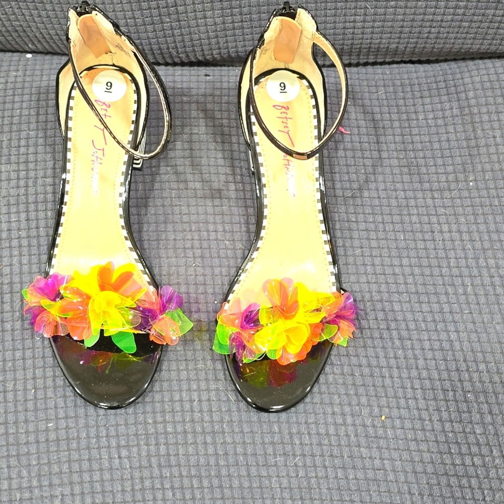 Betsy Johnson shoes size 9